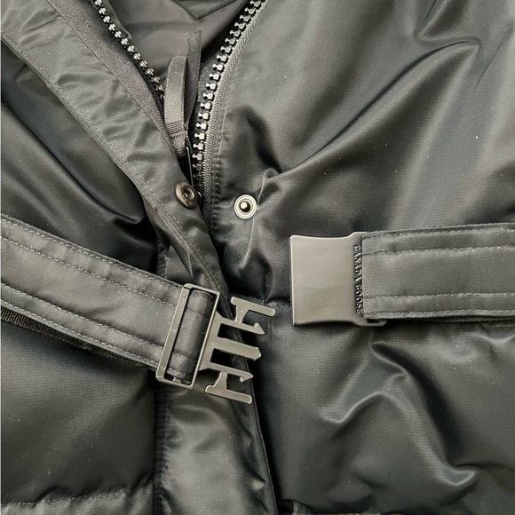 🎄🥗Like new condition Canada Goose MCKENNA Coat Black Size M - Picture 12 of 15